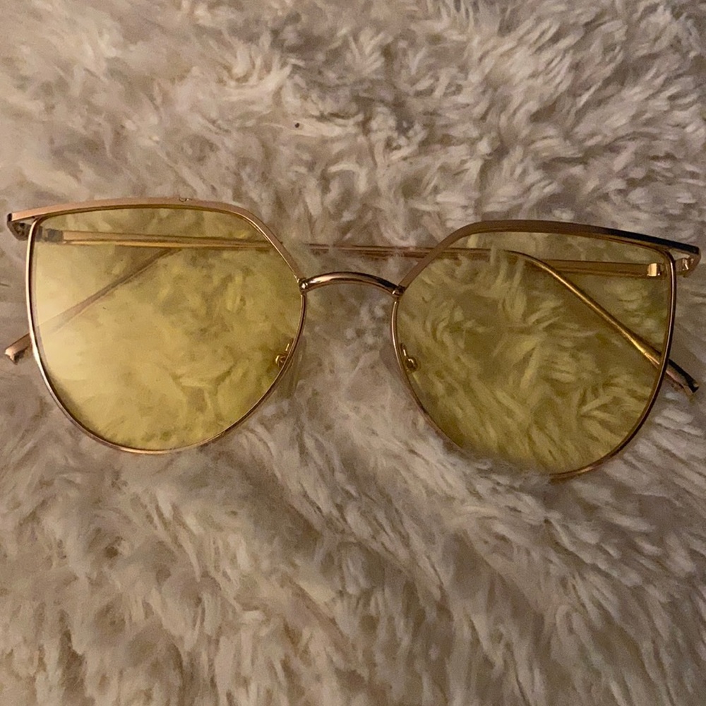 Tinted yellow shades